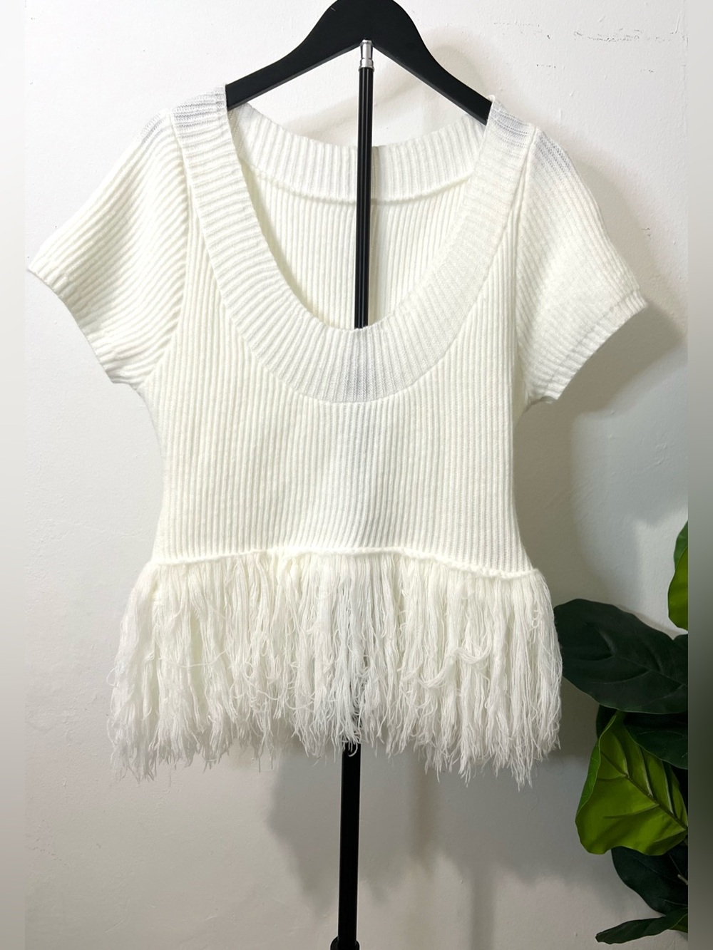 Vixey XL White Ribbed Knit Fringe Tassel Boho Western Short Sleeve Top